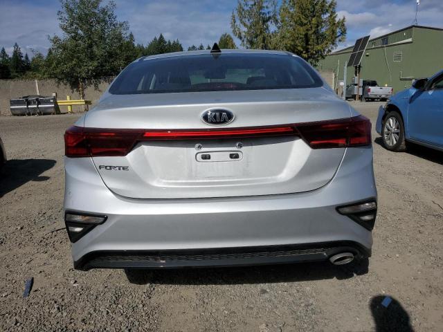 3KPF24AD7ME317509 KIA FORTE FE