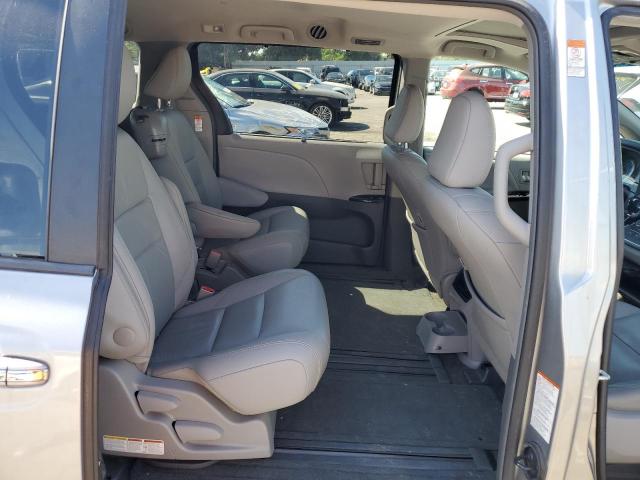 5TDYZ3DC2HS833919 Toyota SIENNA XLE