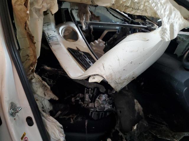 JTMZFREV4FD062324 Toyota RAV4 LE