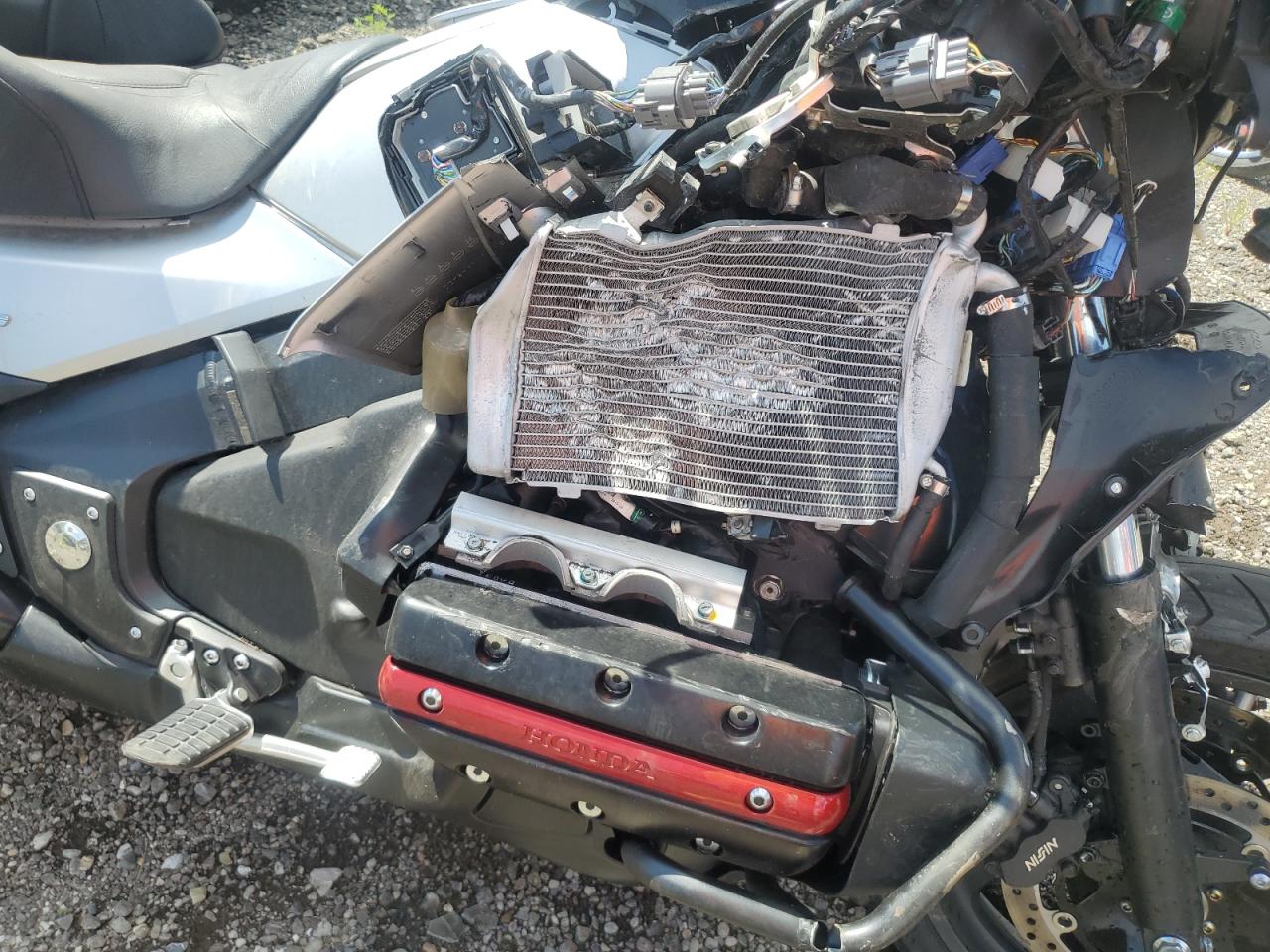 JH2SC68H0GK400305 HONDA GL CYCLE 2016