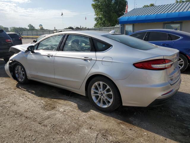 3FA6P0H76KR210182 Ford Fusion SE 2