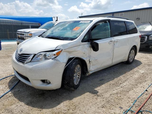 2016 Toyota Sienna XLE