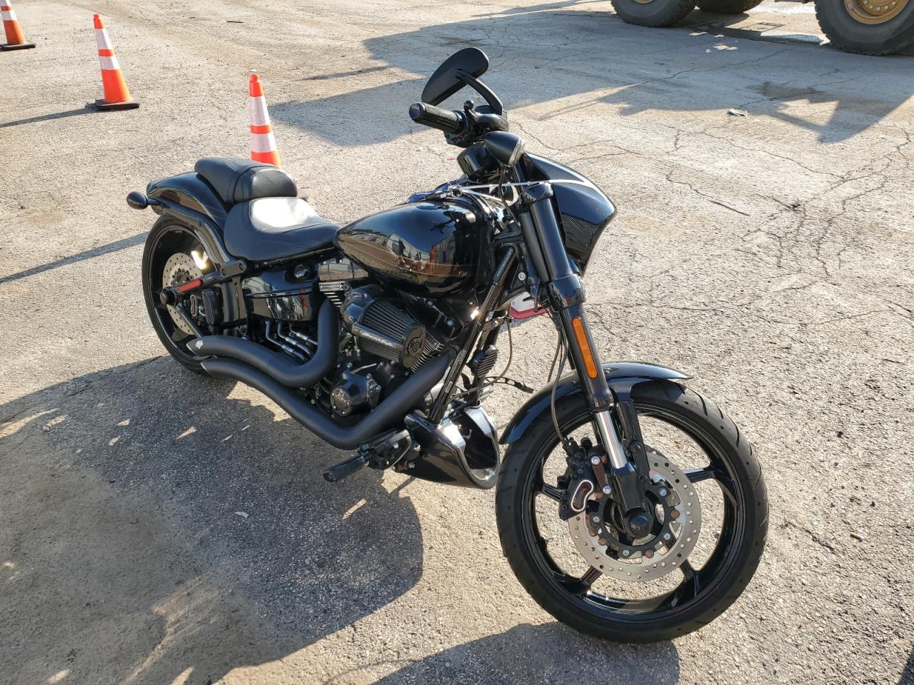 1HD1TG917HB958955 HARLEY-DAVIDSON FXSE 2017