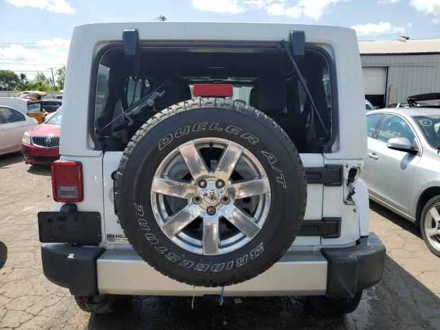 1C4BJWEG4JL823691 Jeep Wrangler Unlimited Sahara