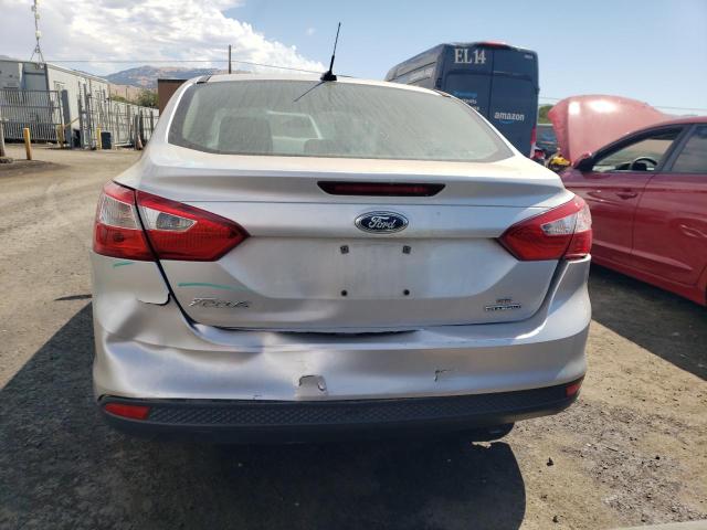 1FADP3F28EL318290 Ford FOCUS SE