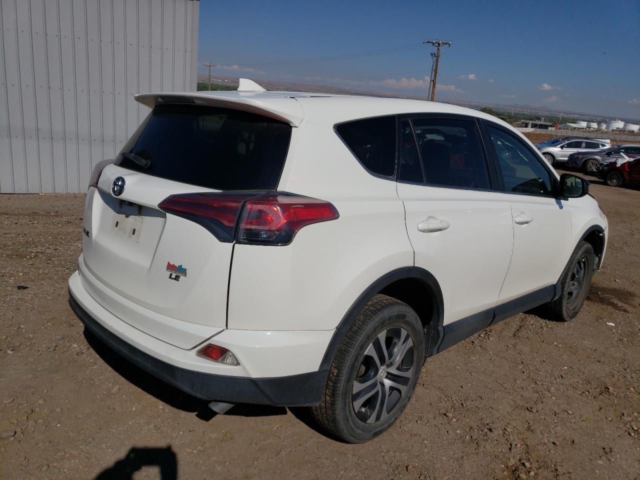 2017 Toyota Rav4 Le vin: JTMZFREV1HJ719228