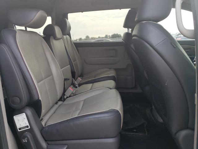 KNDMB5C17H6241124 KIA SEDONA LX