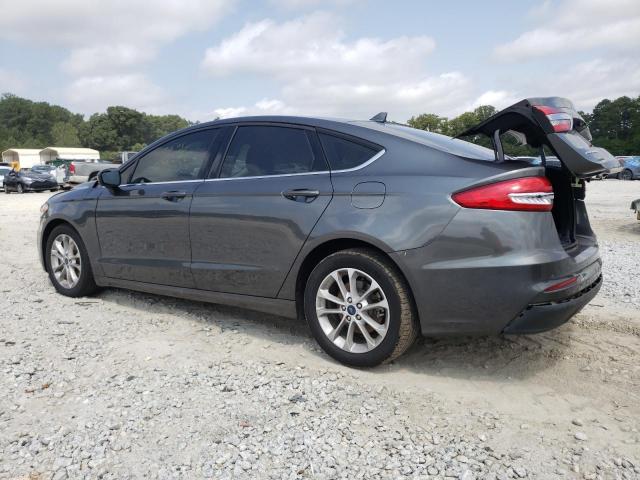 3FA6P0HD3KR285556 Ford Fusion SE 2