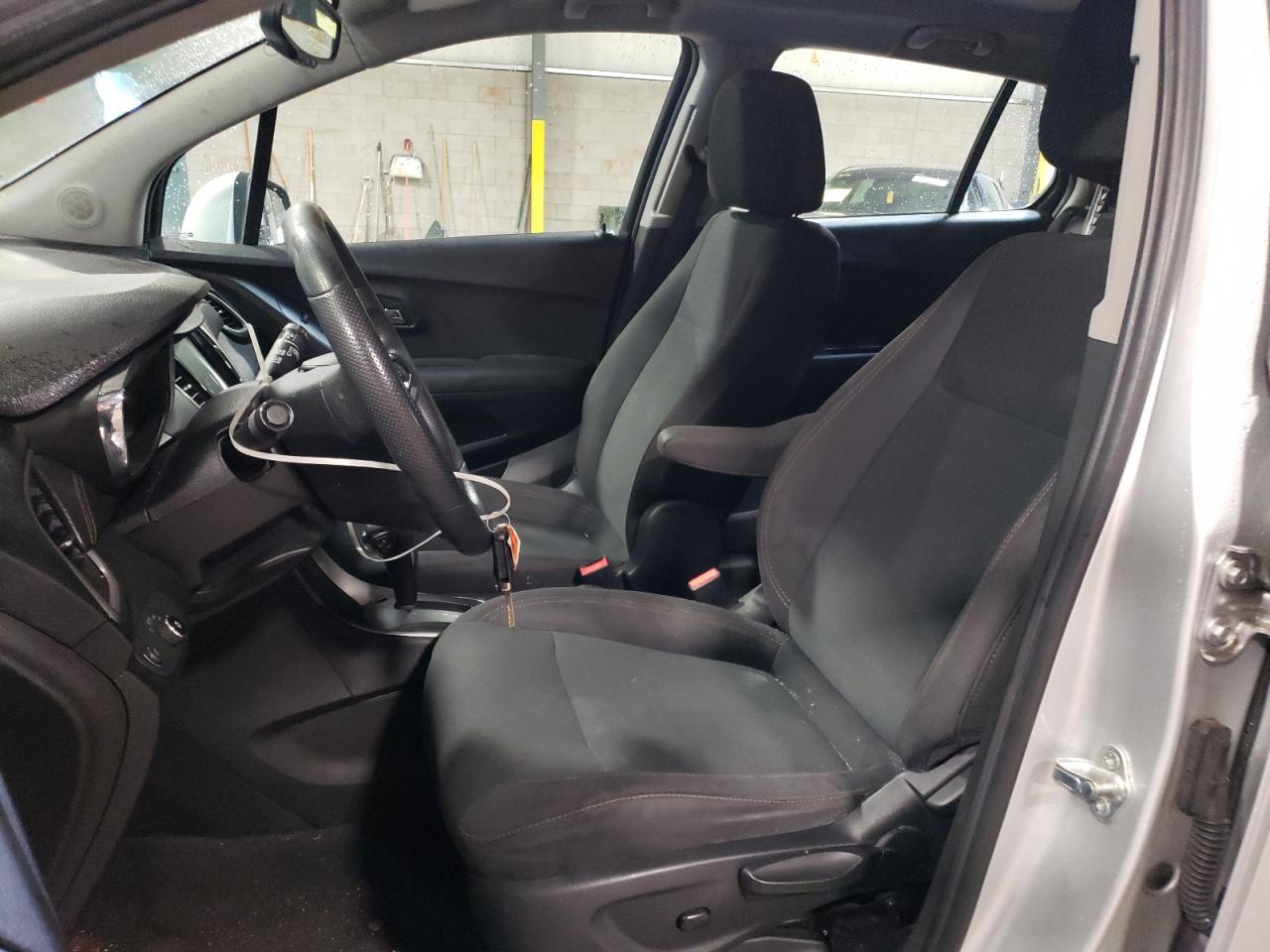 3GNCJKSB9HL132300 CHEVROLET TRAX 2017