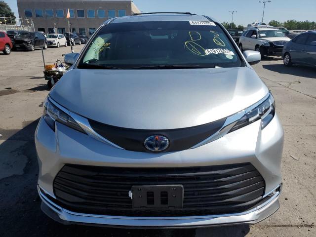 5TDYSKFC4NS050981 Toyota SIENNA XLE