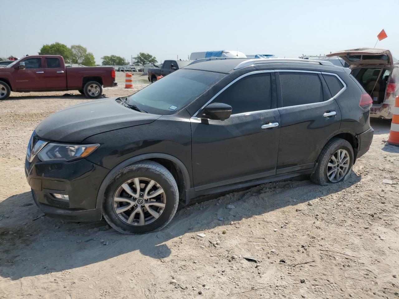 KNMAT2MT8JP501626 NISSAN ROGUE 2018