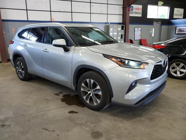 5TDGZRAH7MS076489 Toyota Highlander  4