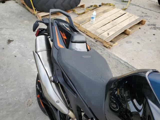 2023 KTM 890 DUKE R VBKTU9407PM848412