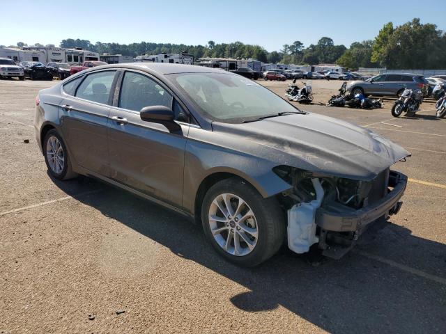 3FA6P0H77KR265840 Ford Fusion SE 4