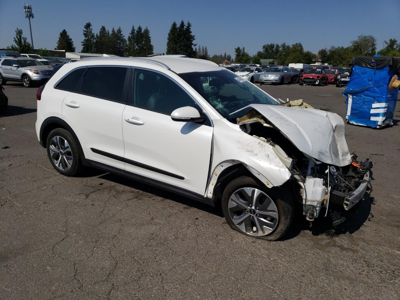 KNDCC3LG8L5055706 Kia Niro EX 4