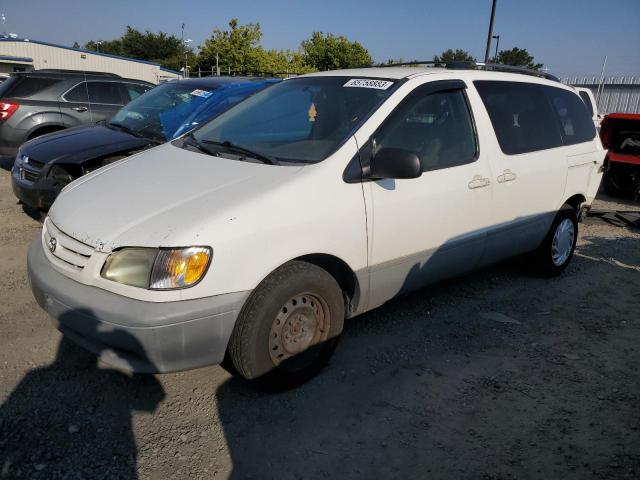 2003 Toyota Sienna LE