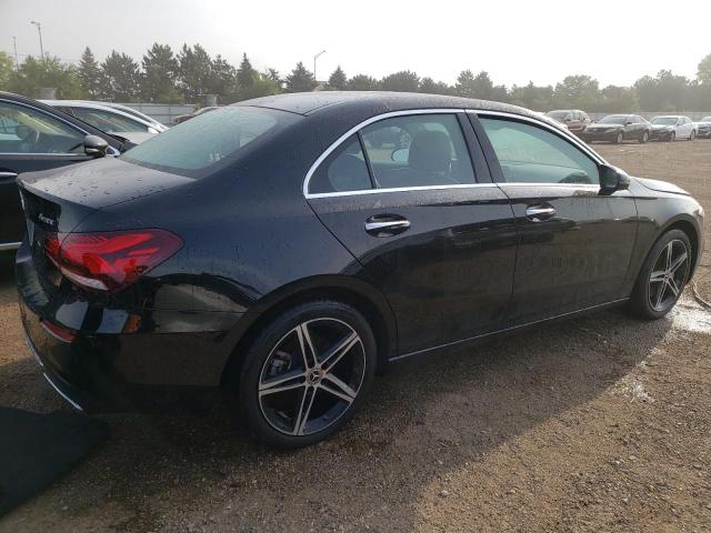 W1K3G4FB9NJ375806 Mercedes-Benz A 220 4matic