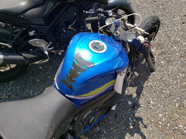 2011 SUZUKI GSX750 - JS1GR7MA2B2103647