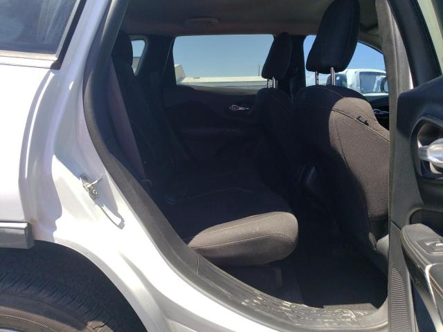 1C4PJLCB2GW159927 Jeep Cherokee Latitude