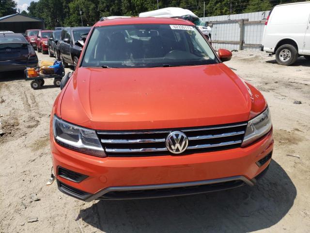 3VV2B7AX5KM060560 Volkswagen Tiguan SE 5