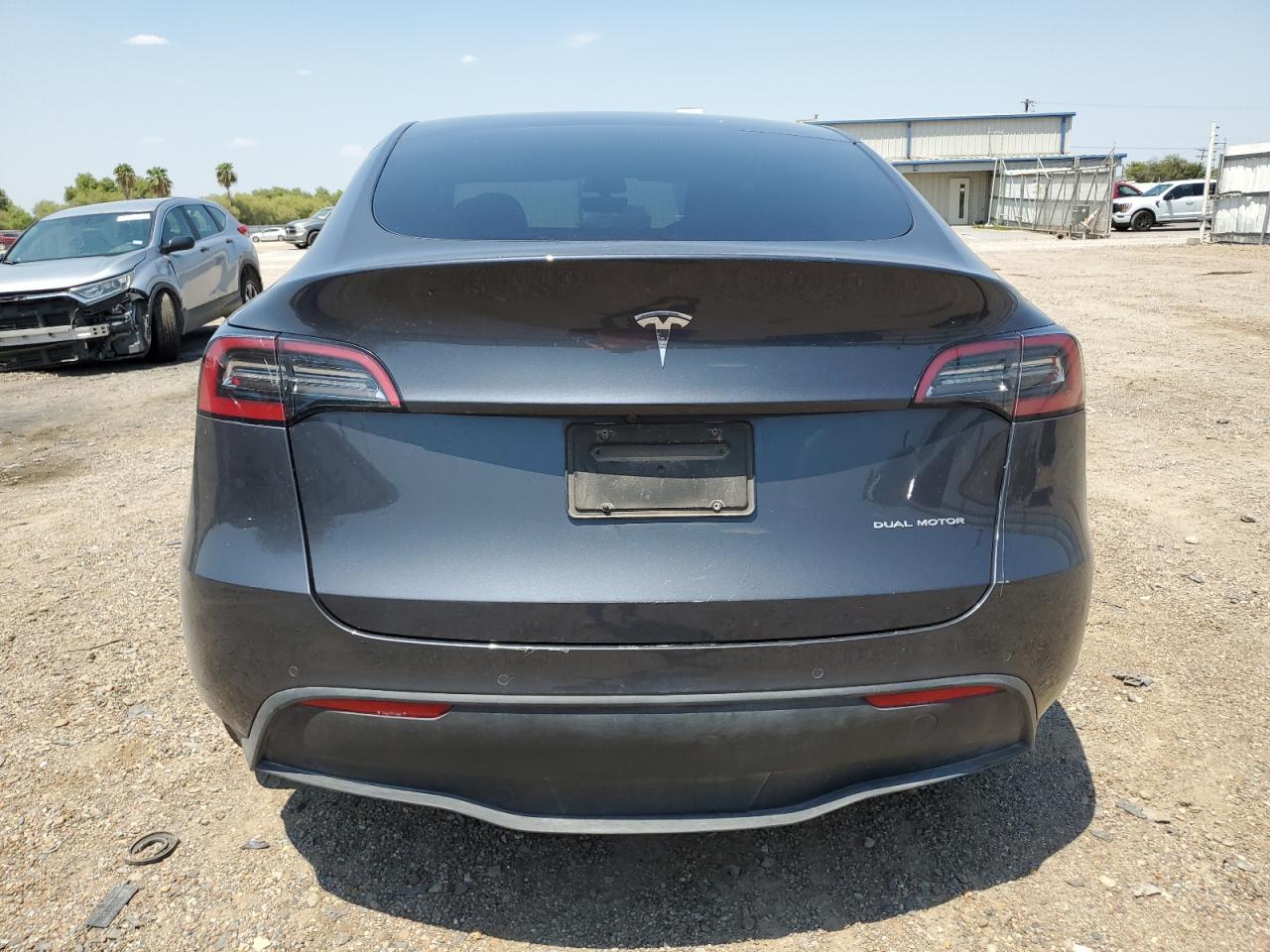 7SAYGDEE0NF399885 Tesla Model Y  6