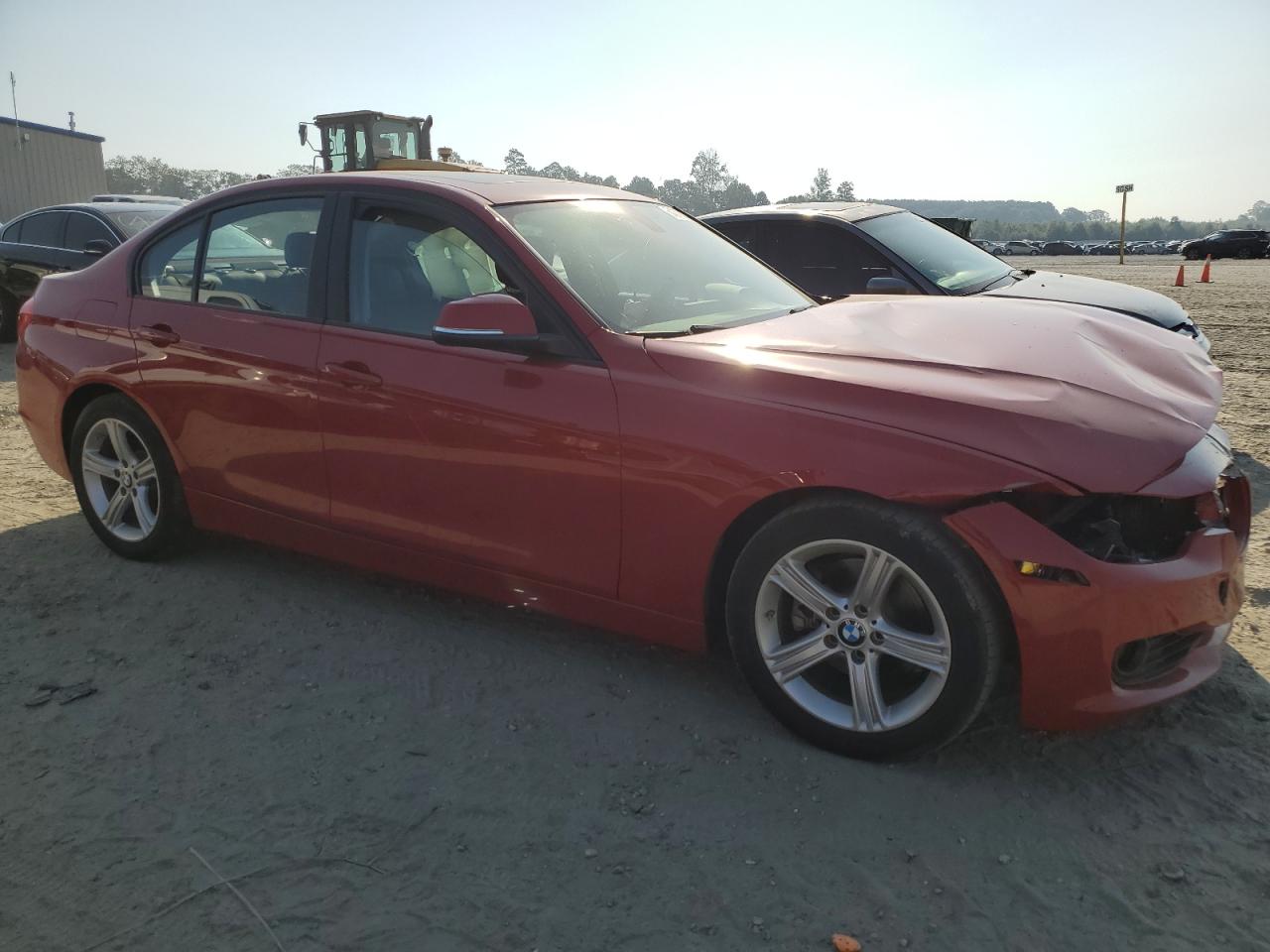  BMW 3 SERIES 2015 Червоний