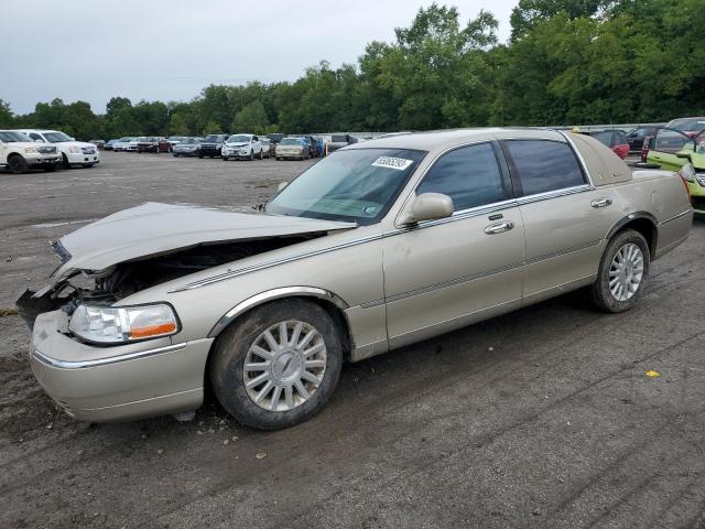 2004 Lincoln Town Car Executive