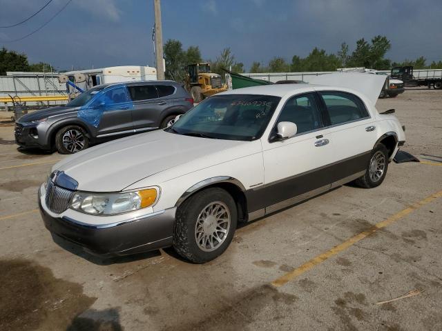 2002 Lincoln Town Car Signature