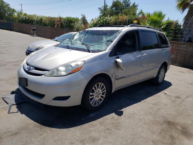 2010 Toyota Sienna XLE