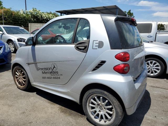 VIN WMEEJ9AA6DK711342 2013 Smart Fortwo no.2