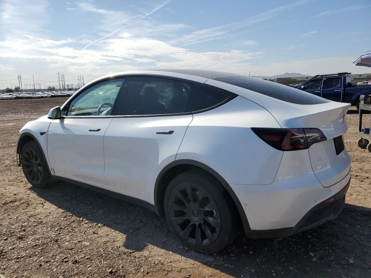 7SAYGAEE8PF591895 Tesla Model Y  2