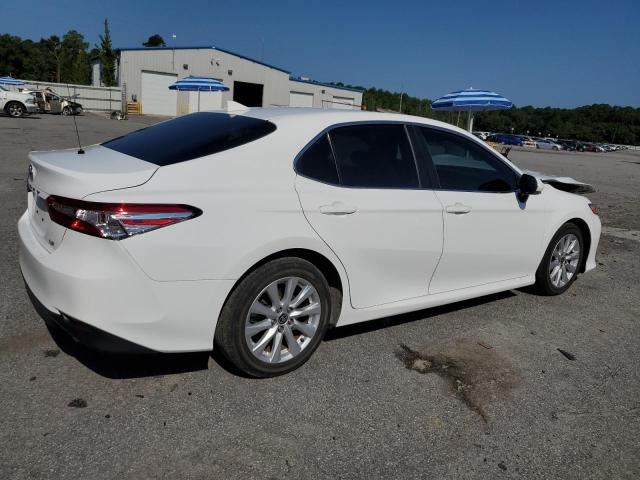 Toyota CAMRY LE 2020 4T1L11AK8LU502618 Image 3