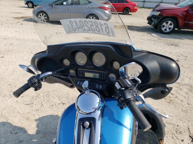 2011 HARLEY-DAVIDSON FLHTCU 1HD1FC410BB665977