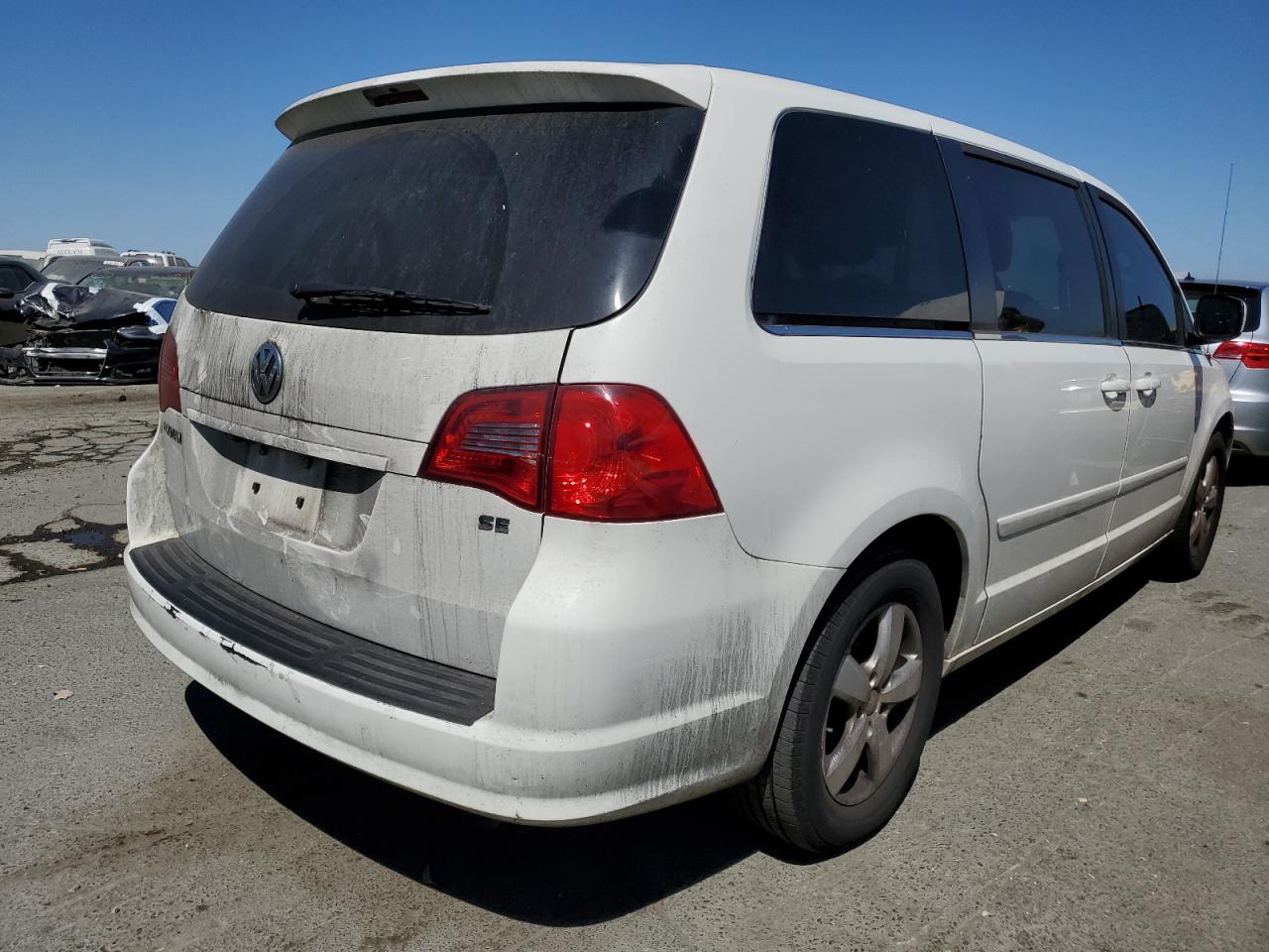 2V4RW3D18AR324773 2010 Volkswagen Routan Se