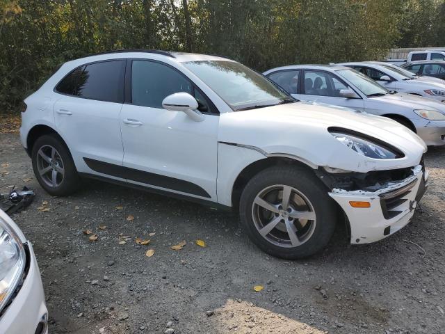 VIN WP1AA2A59JLB25648 2018 Porsche Macan no.4