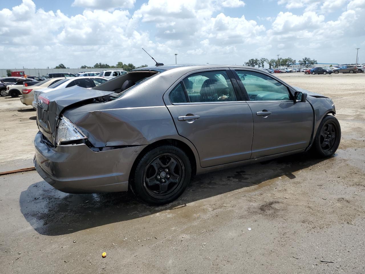 3FAHP0HA0BR305146 2011 Ford Fusion Se