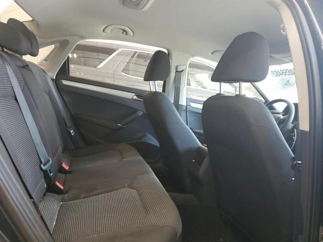2016 VOLKSWAGEN UK 1VWAT7A3XGC017634