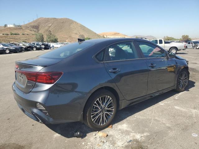 3KPF54AD9NE498833 KIA Forte Gt Line
