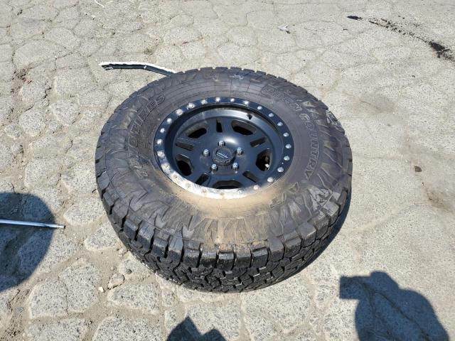 1C4HJXEN2JW204021 Jeep Wrangler Unlimited Sahara