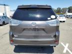 Lot #3041206135 2018 TOYOTA SIENNA SE