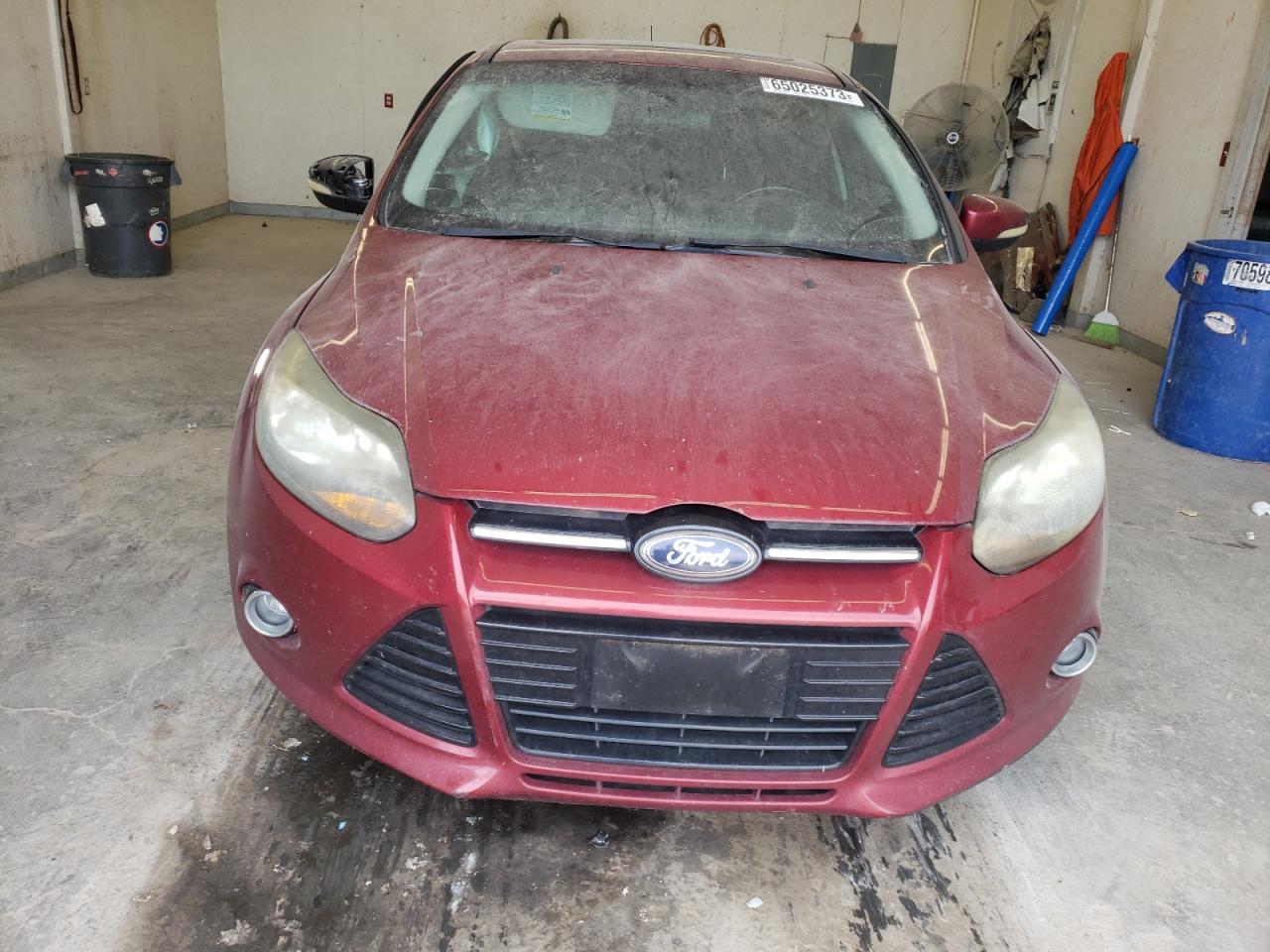 2014 Ford Focus Titanium vin: 1FADP3J27EL243945