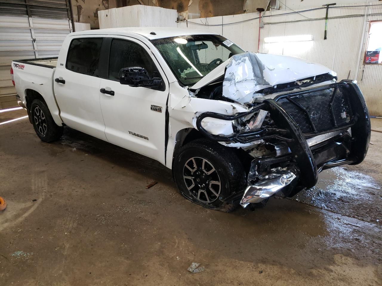 5TFDW5F17HX665736 2017 Toyota Tundra Crewmax Sr5