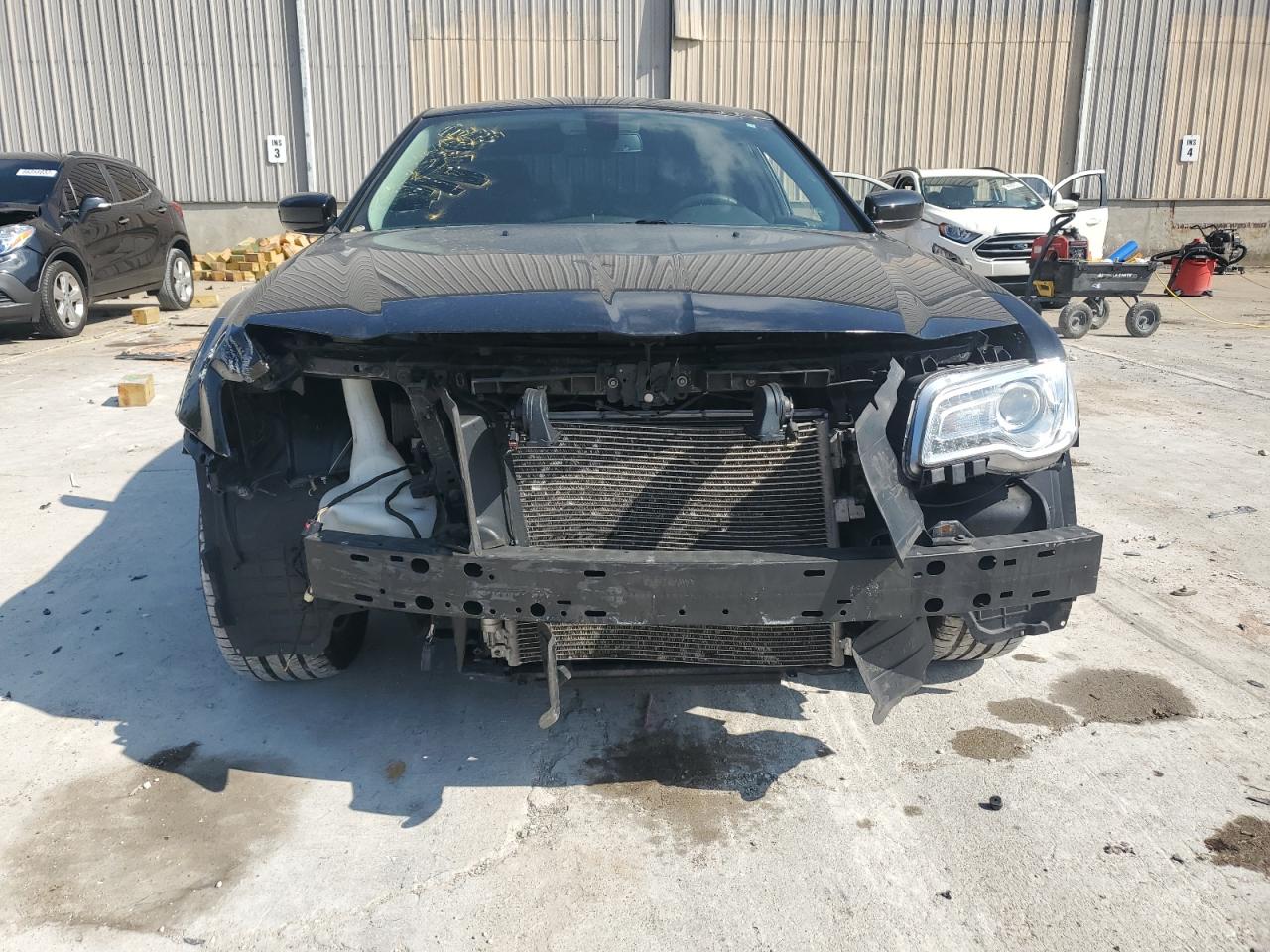 2C3CCARG2KH517572 2019 Chrysler 300 Touring