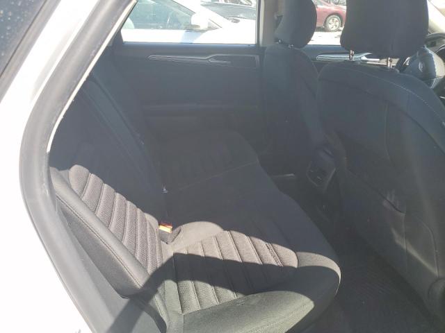 Фото: 3FA6P0LU3KR116693 - 10