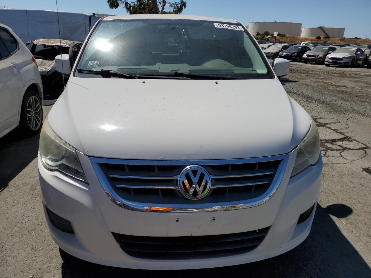 2V4RW3D18AR324773 2010 Volkswagen Routan Se