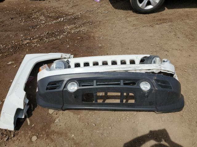 1C4NJPFB8FD203725 Jeep Patriot Latitude