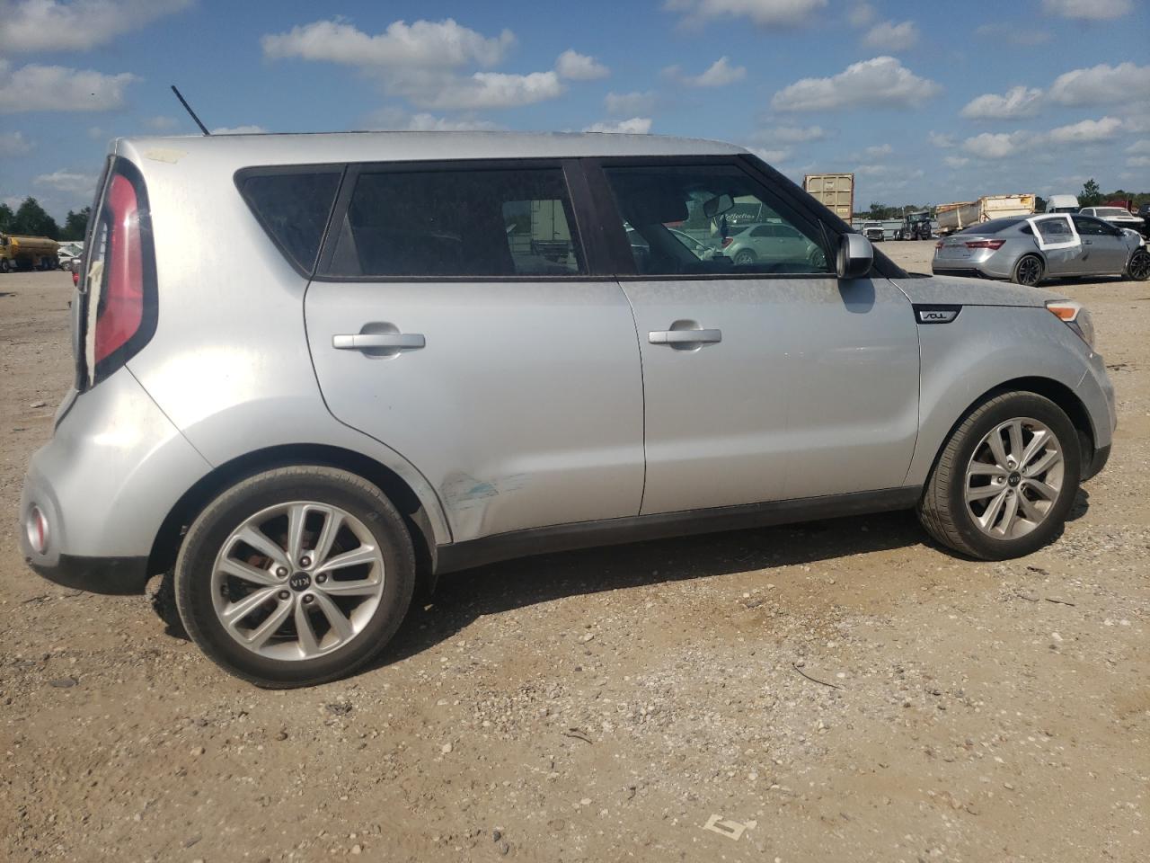 KNDJP3A57K7689220 2019 Kia Soul +