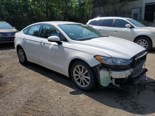 3FA6P0H71HR135075 2017 FORD FUSION, photo no. 4