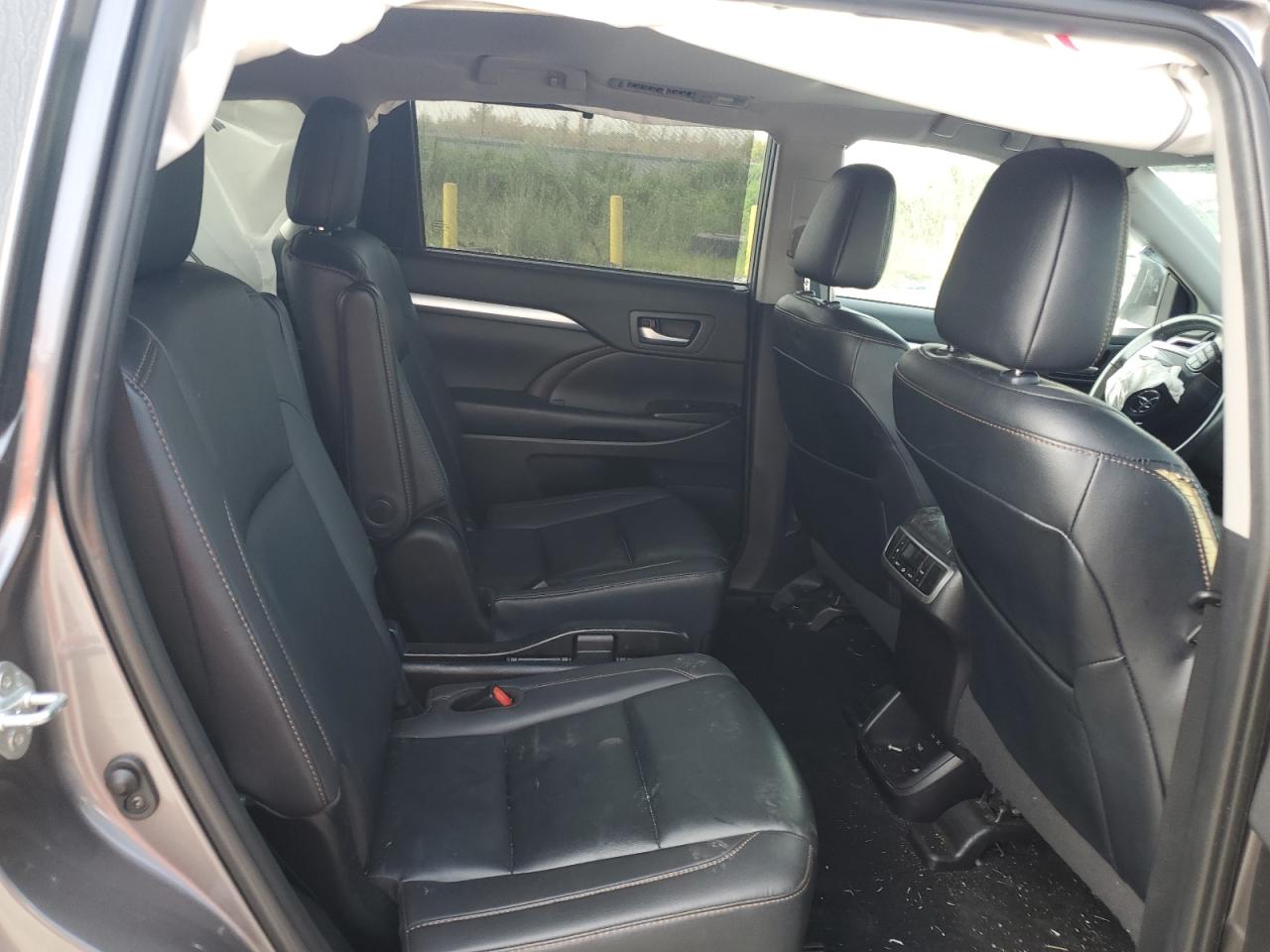 5TDKZRFH5KS567126 TOYOTA HIGHLANDER 2019