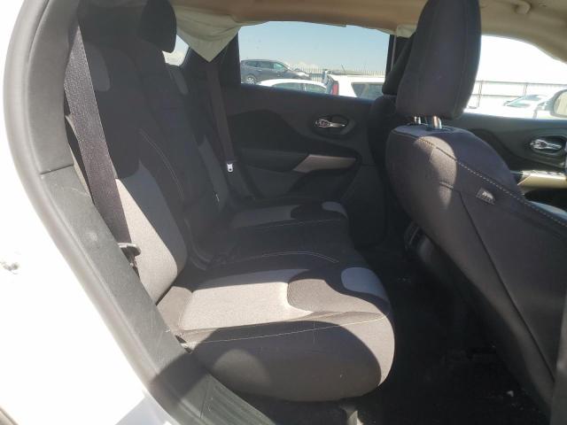 1C4PJLCB6JD580357 Jeep Cherokee Latitude